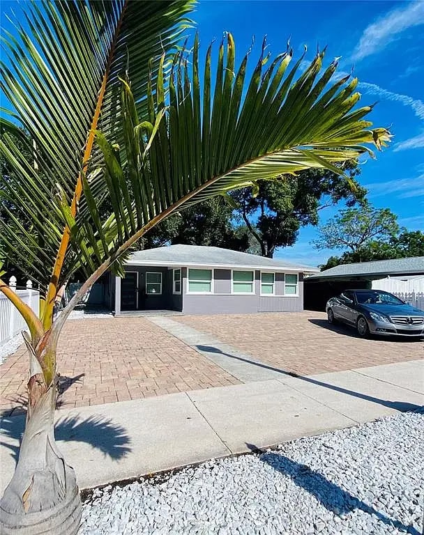 property at 2125 8th St