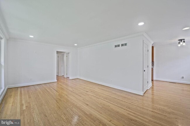 10213 Duvawn Pl in Silver Spring, MD - Building Photo - Building Photo