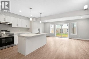 520 Orr St in Stratford, ON - Building Photo