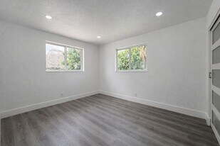2785 Reo Ln in Palm Springs, FL - Building Photo