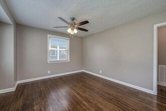 1985 Carloss Dr in Nashville, TN - Building Photo - Building Photo