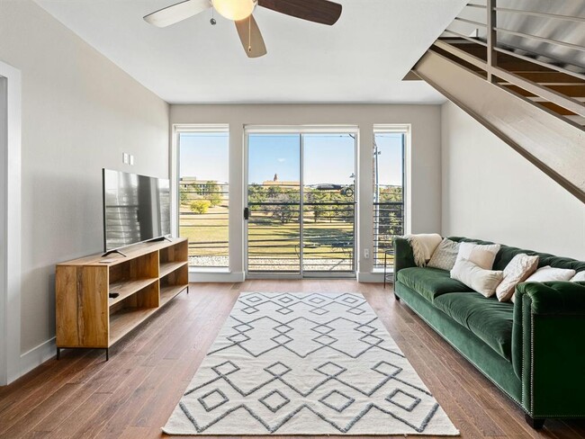 property at 3114 S Congress Ave