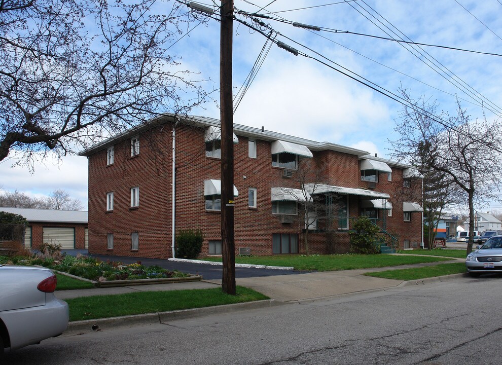 138 Gleason Ave in Akron, OH - Building Photo