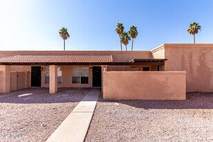 615 N Arrowhead Dr in Chandler, AZ - Building Photo