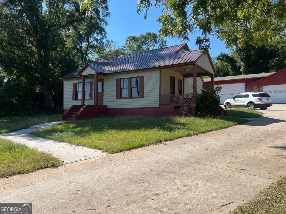 6170 Hwy 36 in Covington, GA - Building Photo