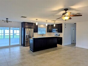 1180 Eden Isle Blvd NE in St. Petersburg, FL - Building Photo - Building Photo
