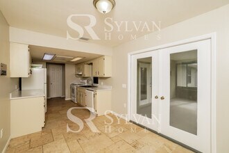 8090 River Country Dr in Spring Hill, FL - Building Photo - Building Photo