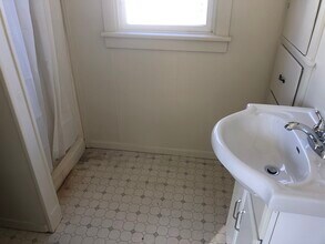 705 10th St NE in Austin, MN - Building Photo - Building Photo