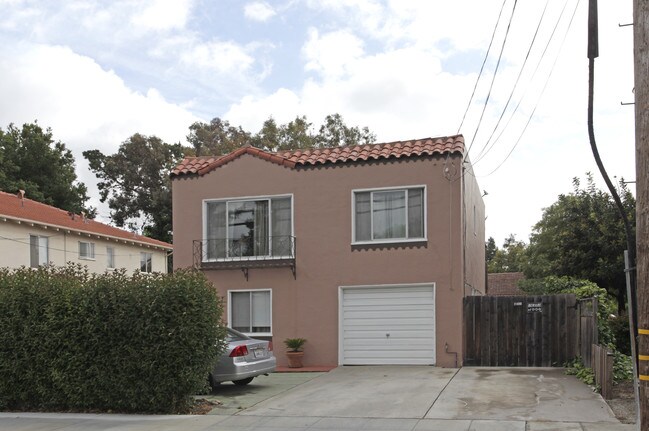 737 Valota Rd in Redwood City, CA - Building Photo - Building Photo