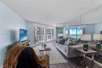 16445 Collins Ave in Sunny Isles Beach, FL - Building Photo - Building Photo