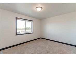 6733 67th Ave S in Horace, ND - Foto de edificio - Building Photo