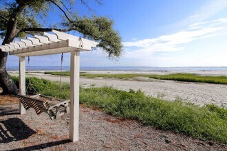 239 Beach City Rd in Hilton Head Island, SC - Building Photo - Building Photo