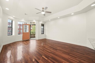 1519 E Marquette Rd in Chicago, IL - Building Photo - Building Photo