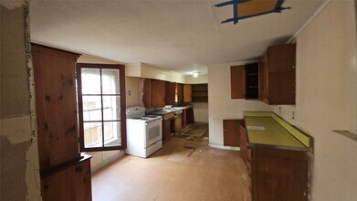 6502 W Montgomery Rd in Houston, TX - Building Photo - Building Photo