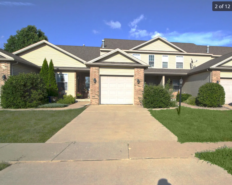 804 Cobblefield Dr in Champaign, IL - Building Photo