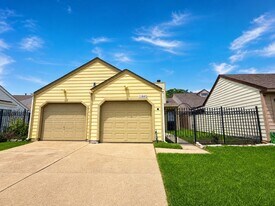 11840 Spring Grove Dr in Houston, TX - Building Photo
