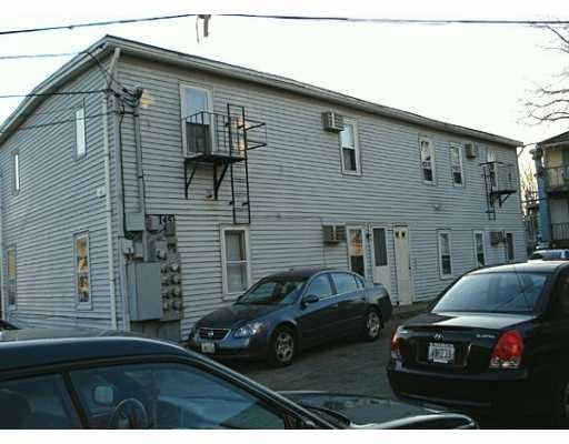 141-147 Archambault Ave in West Warwick, RI - Building Photo - Building Photo