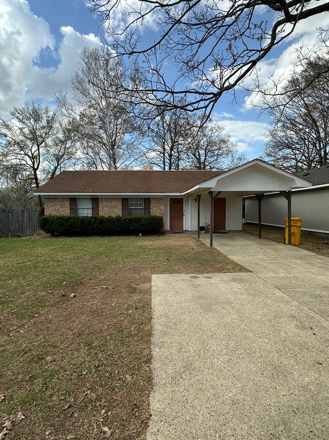 103 Cedarbrook Dr in Monroe, LA - Foto de edificio - Building Photo