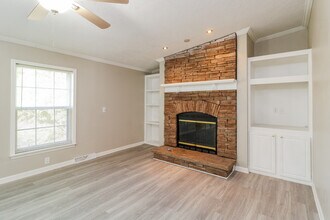 8100 Tam O'Shanter Dr in Greensboro, NC - Building Photo - Building Photo