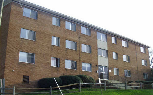 Foxcroft Terrace Apartments in Arlington, VA - Building Photo - Building Photo