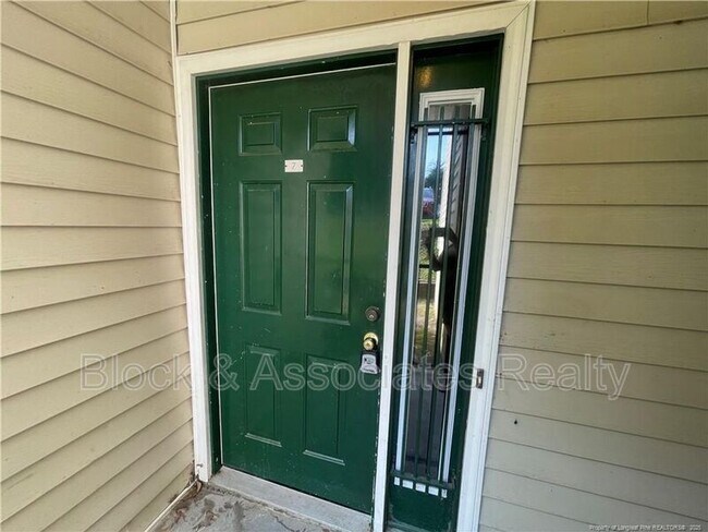 3392 Galleria Dr in Fayetteville, NC - Foto de edificio - Building Photo