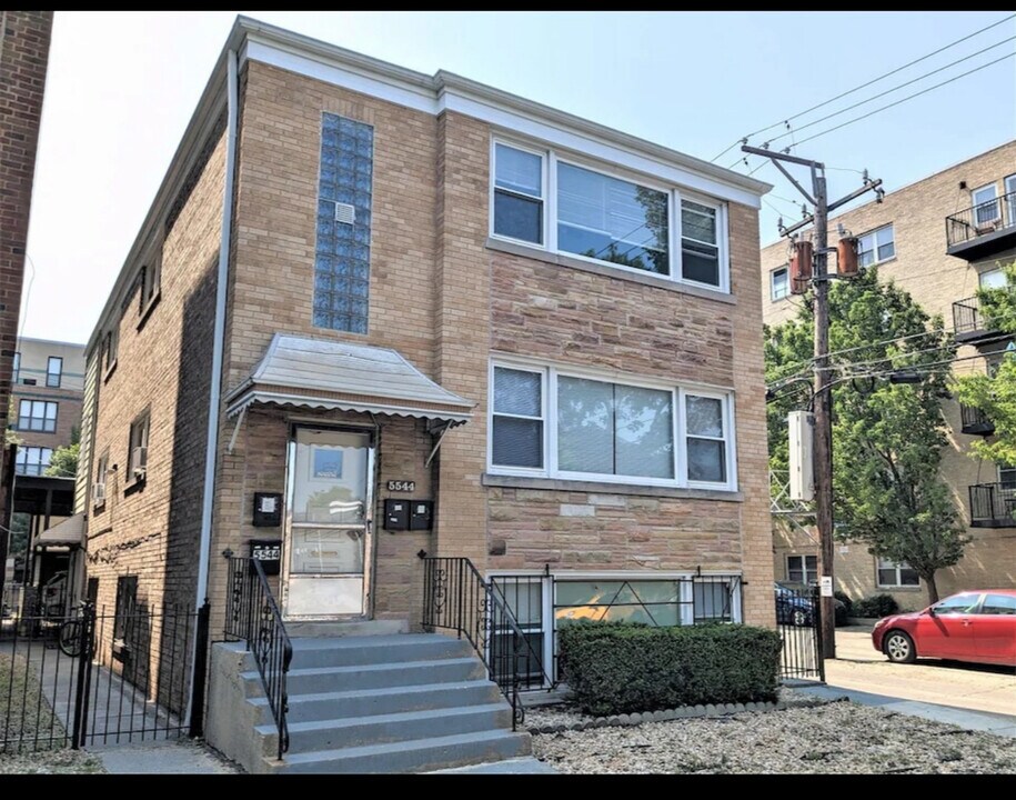 5544 N Campbell Ave in Chicago, IL - Building Photo