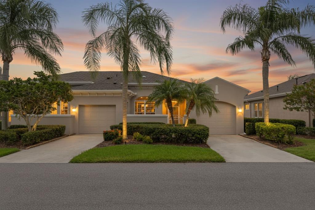 2290 Sifield Greens Way in Sun City Center, FL - Building Photo