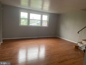 7316 Hill Rd in Philadelphia, PA - Building Photo - Building Photo