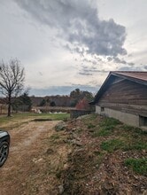 681 Co Rd 453 in Fayette, MO - Building Photo - Building Photo