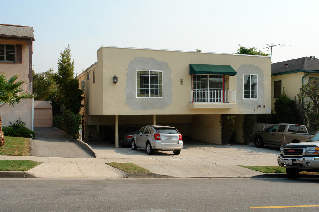 1686 Manning Ave in Los Angeles, CA - Foto de edificio