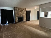 17401 Red Oak Dr in Houston, TX - Building Photo - Building Photo