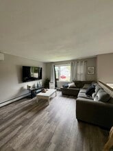 223 Seneca Dr in Groton, CT - Building Photo - Building Photo