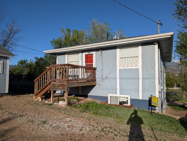 1633 Manitou Blvd in Colorado Springs, CO - Foto de edificio - Building Photo