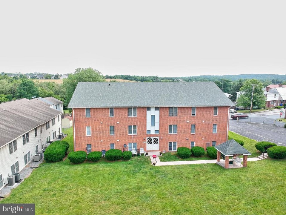 1 Welty Ave in Emmitsburg, MD - Building Photo