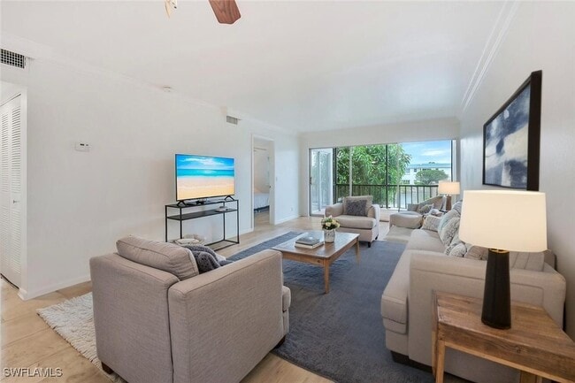 3030 Binnacle Dr in Naples, FL - Building Photo - Building Photo