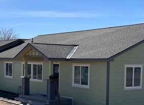 110 Bison Ln in Selah, WA - Building Photo