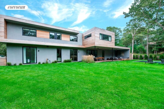 5 Quadrant Hill Rd in East Hampton, NY - Building Photo - Building Photo