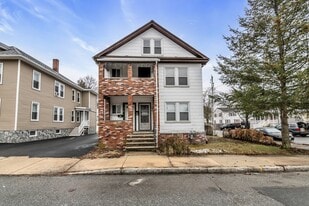 32-34-34 Magnolia St in Lawrence, MA - Building Photo