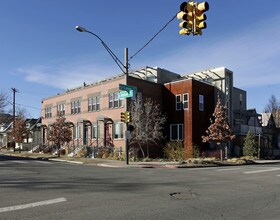 389 E Bayaud Ave in Denver, CO - Foto de edificio - Building Photo