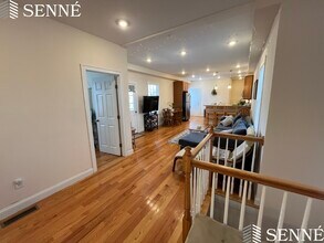 14 Flint St, Unit 1 in Somerville, MA - Building Photo - Building Photo