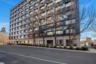 300 Broad St in Stamford, CT - Building Photo
