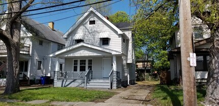 2218 Searsdale Ave in Cleveland, OH - Building Photo - Building Photo