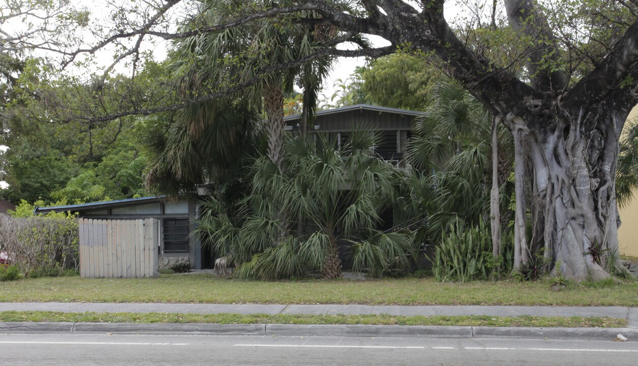 3121 N Andrews Ave in Oakland Park, FL - Foto de edificio