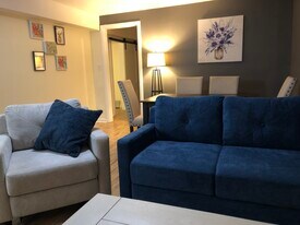 8 Battery Dr in Rossville, GA - Building Photo