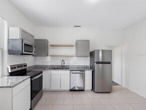 2524 W Cherry St in Tampa, FL - Building Photo - Building Photo