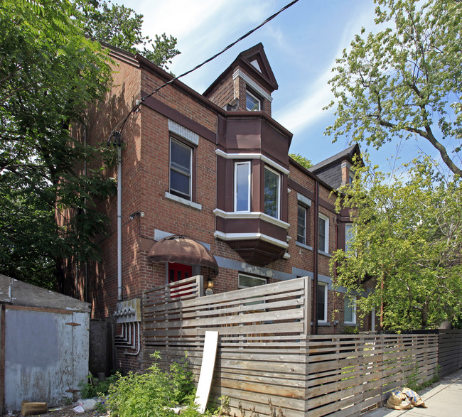 288-290 Ontario St in Toronto, ON - Building Photo - Building Photo