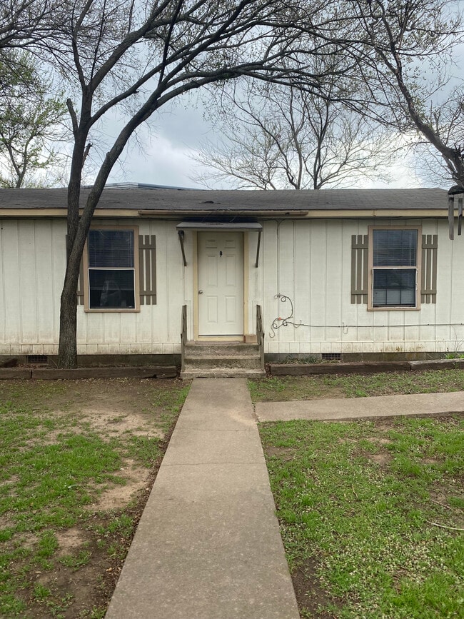 property at 709 W Spring St