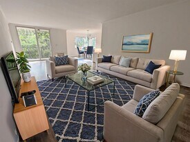 118 S Wetherly Dr in Los Angeles, CA - Building Photo