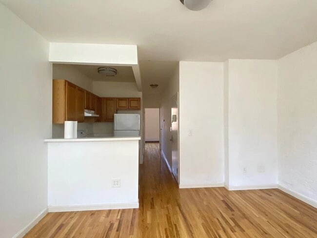 457 Convent Ave, Unit #3 in New York, NY - Foto de edificio - Building Photo