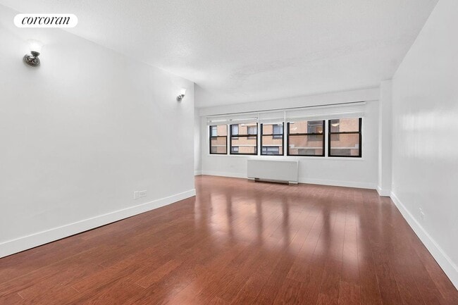 520 E 81st St in New York, NY - Building Photo - Building Photo